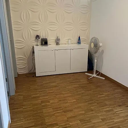 Duplex 4 Bedroom Very Close To Jazz Festival Apartman