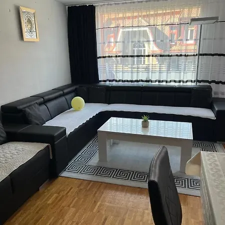 Duplex 4 Bedroom Very Close To Jazz Festival Apartman *