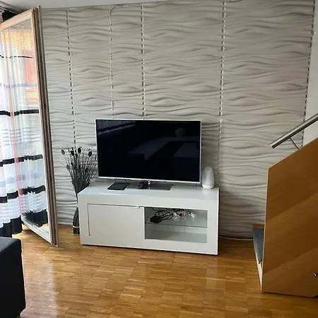 Duplex 4 Bedroom Very Close To Jazz Festival
